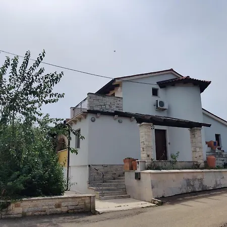 Haus Mit Pool In Der بيت للعطل