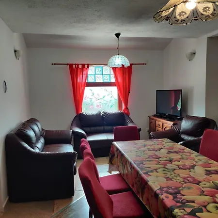 Haus Mit Pool In Der بيت للعطل *