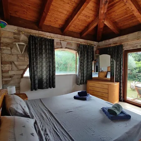 بيت للعطل Haus Mit Pool In Der Šišan